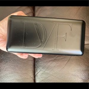 DVF sunglasses case Large